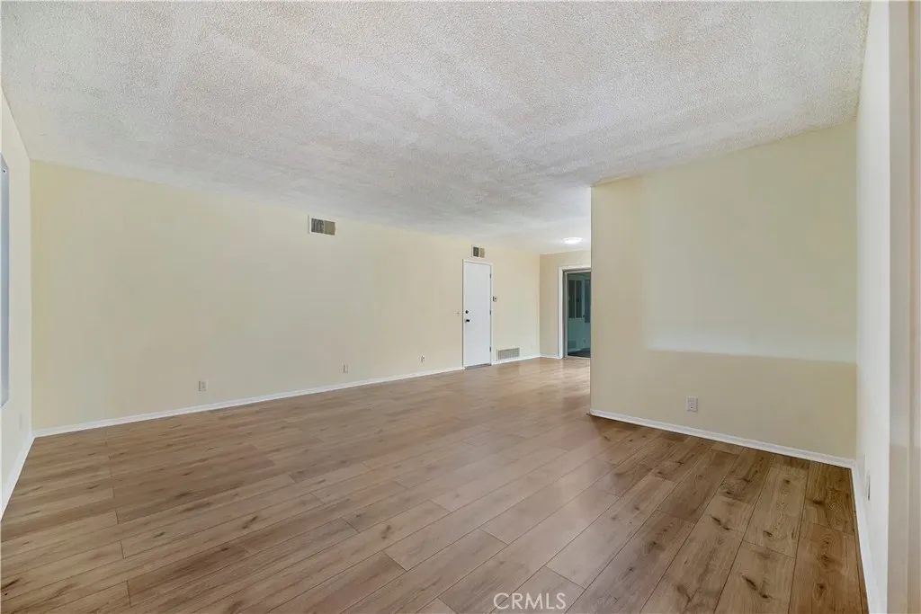 1560 1560 Amberwood, Hemet, California 92543 home-pic-5