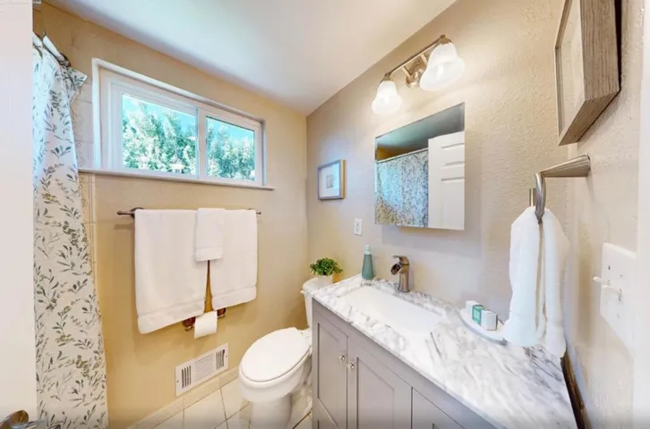 6025 Radcliffe Avenue, Newark, California 94560