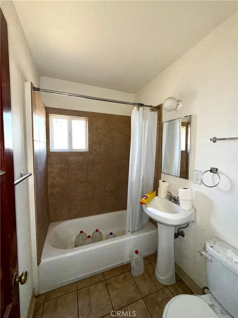 4949 E San Carlos, Rancho Dominguez, California 90221 home-pic-11