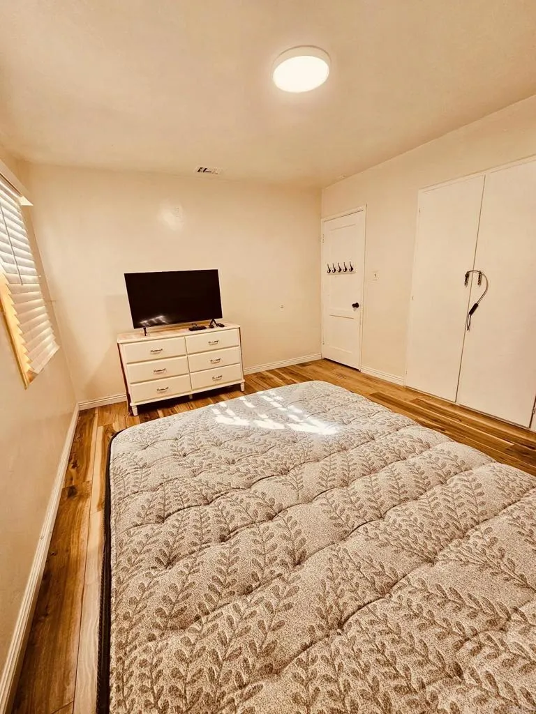 3333 Delta Avenue, Long Beach, California 90810 home-pic-26