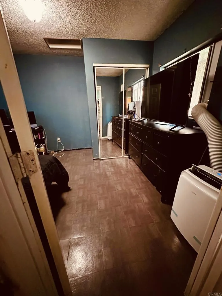 3333 Delta Avenue, Long Beach, California 90810 home-pic-16