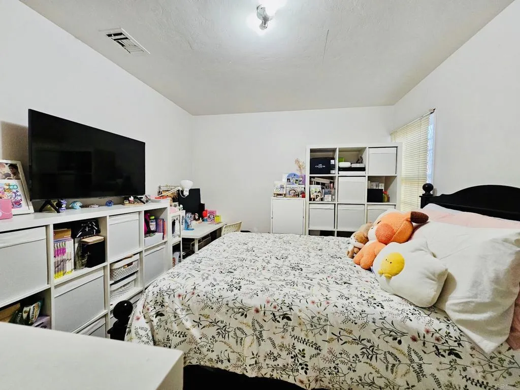 3333 Delta Avenue, Long Beach, California 90810 home-pic-29