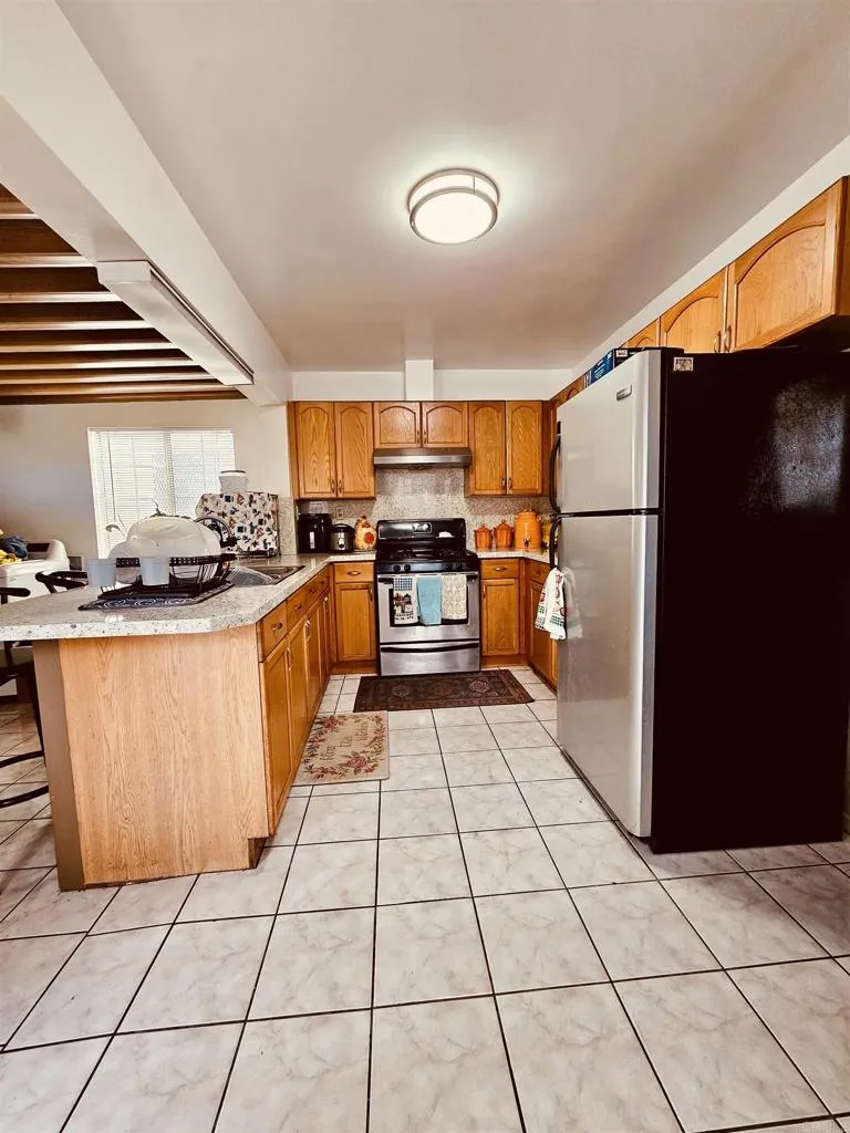 3333 Delta Avenue, Long Beach, California 90810 home-pic-8