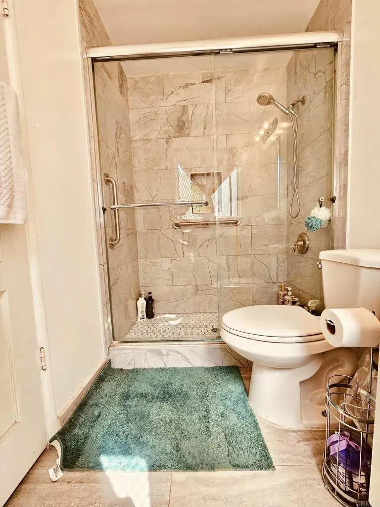 3333 Delta Avenue, Long Beach, California 90810 home-pic-18