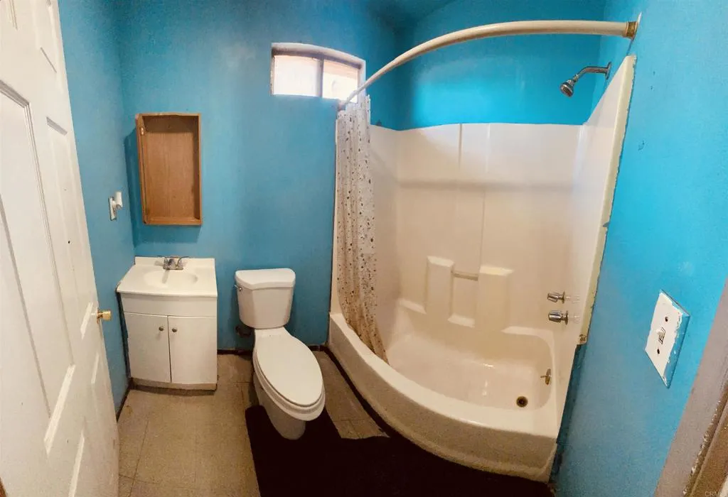 3333 Delta Avenue, Long Beach, California 90810 home-pic-10