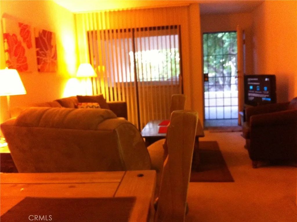 2809 E Los Felices Circle E 207, Palm Springs, California 92262 home-pic-2