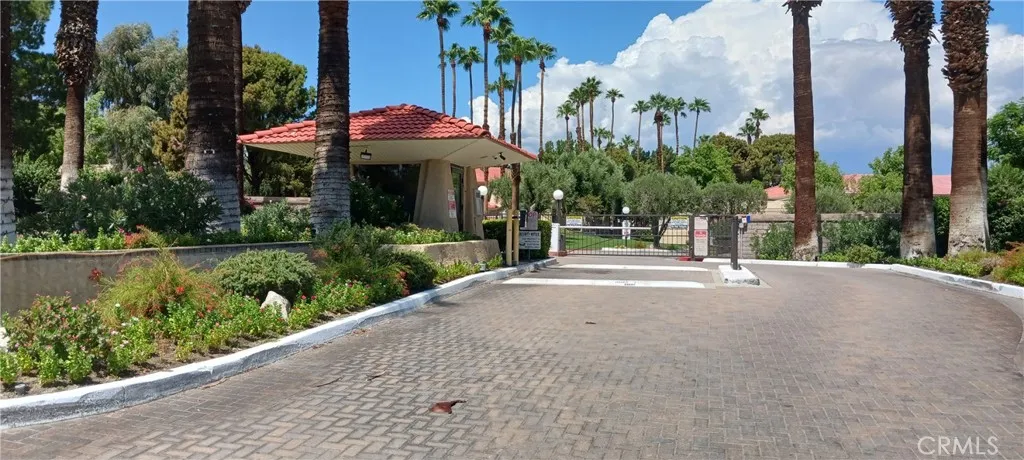 2809 E Los Felices Circle E 207, Palm Springs, California 92262 home-pic-10