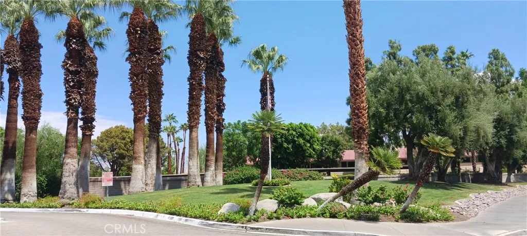 2809 E Los Felices Circle E 207, Palm Springs, California 92262 home-pic-9