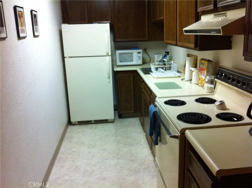 2809 E Los Felices Circle E 207, Palm Springs, California 92262 home-pic-4