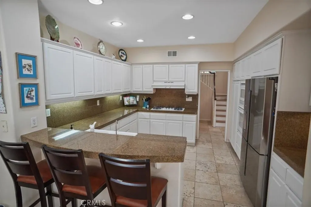 24600 Avignon, Valencia, California 91355 home-pic-11