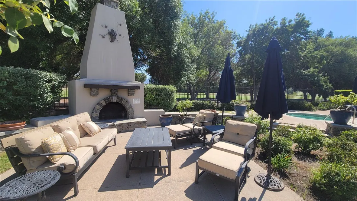 24600 Avignon, Valencia, California 91355 home-pic-32