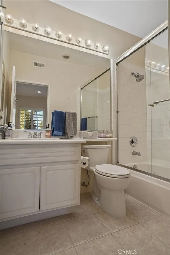 24600 Avignon, Valencia, California 91355 home-pic-17