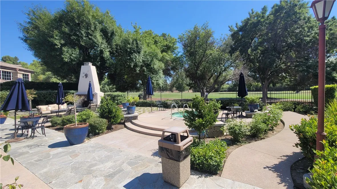 24600 Avignon, Valencia, California 91355 home-pic-31