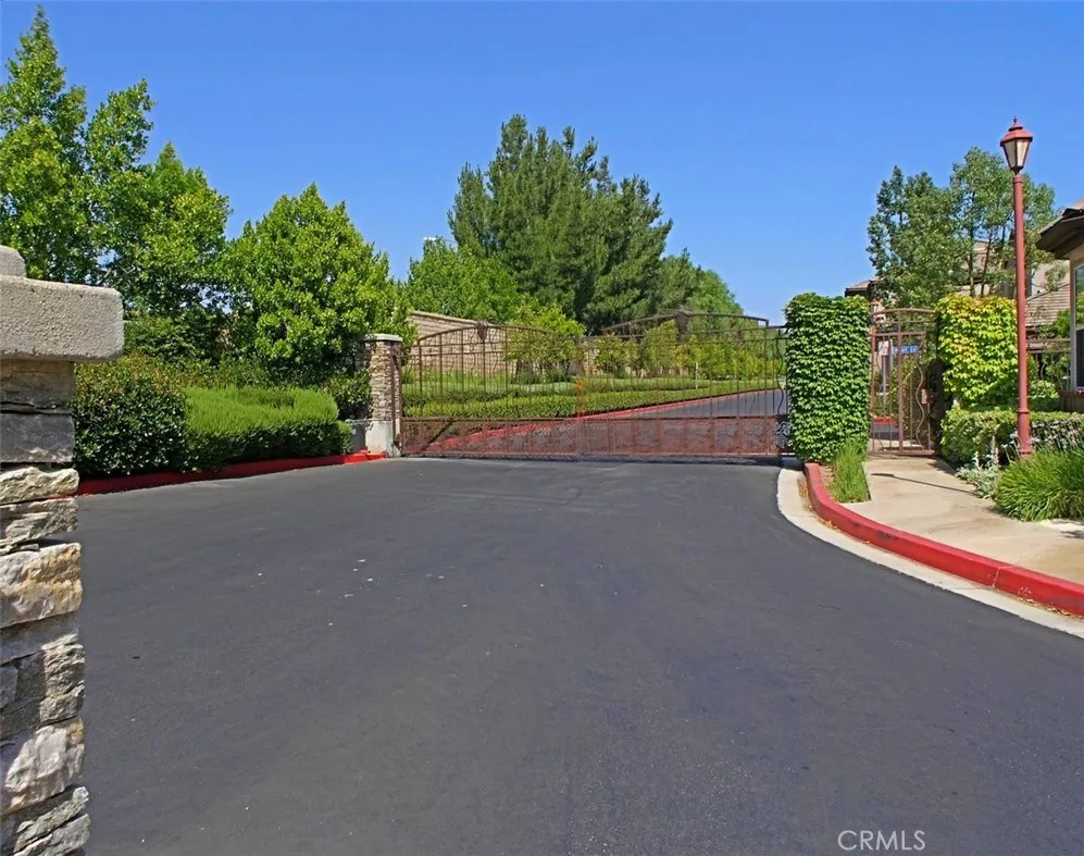 24600 Avignon, Valencia, California 91355 home-pic-27