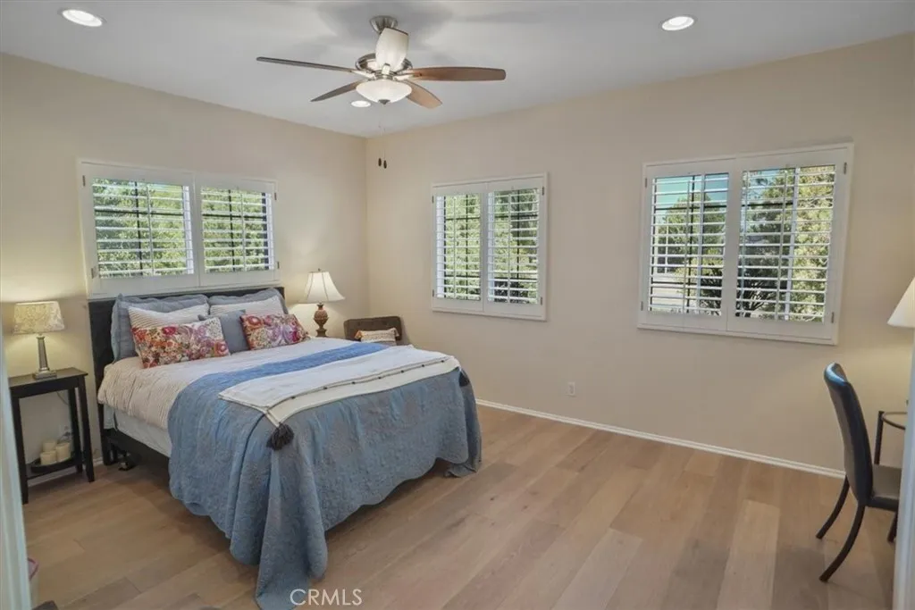 24600 Avignon, Valencia, California 91355 home-pic-16