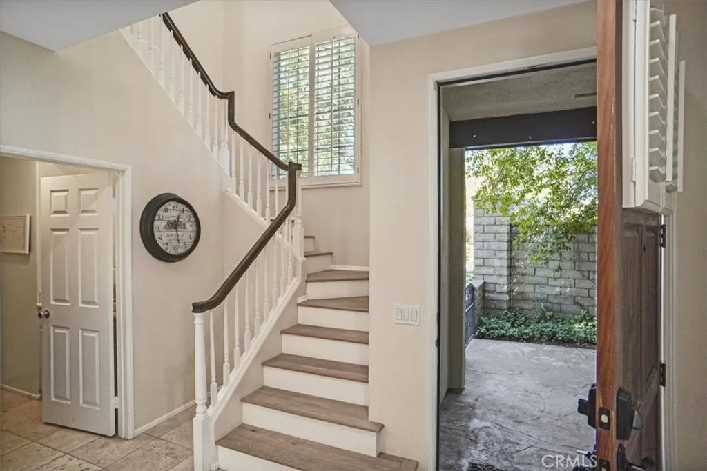 24600 Avignon, Valencia, California 91355 home-pic-3