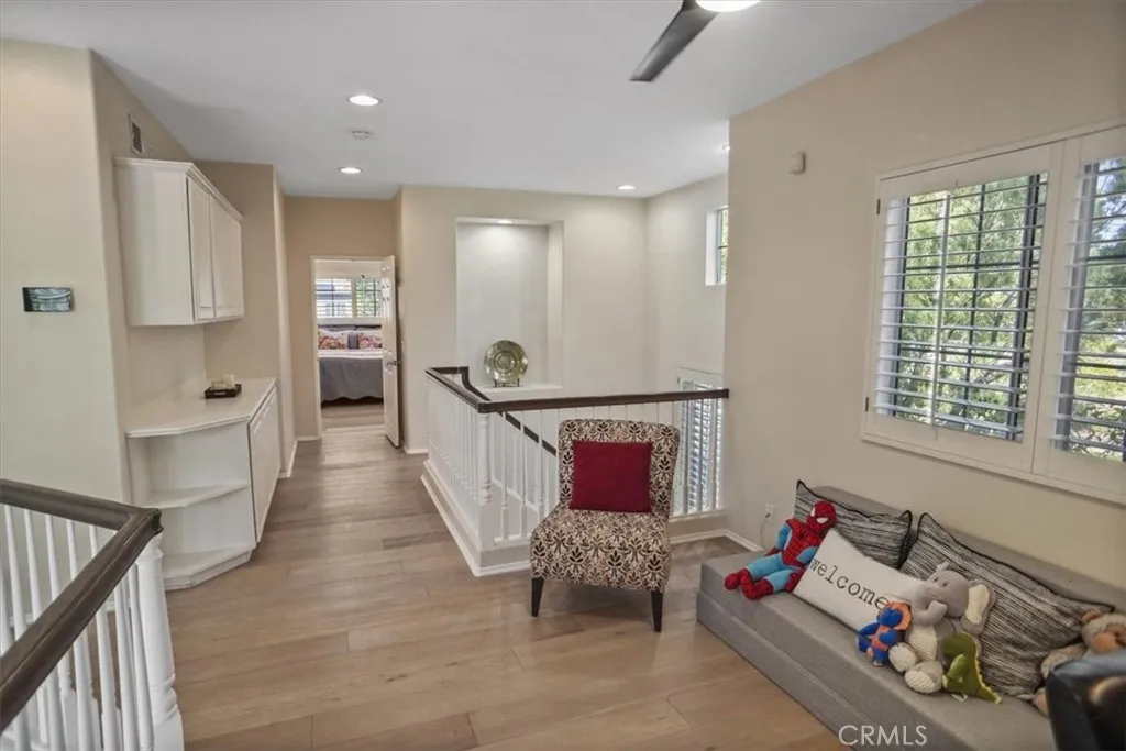 24600 Avignon, Valencia, California 91355 home-pic-19