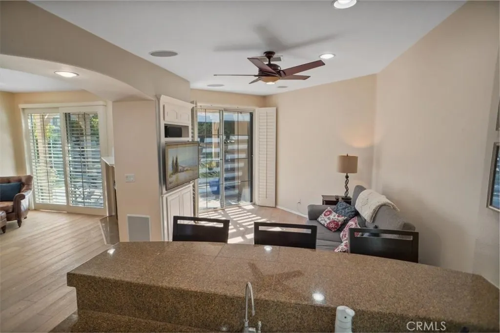 24600 Avignon, Valencia, California 91355 home-pic-12