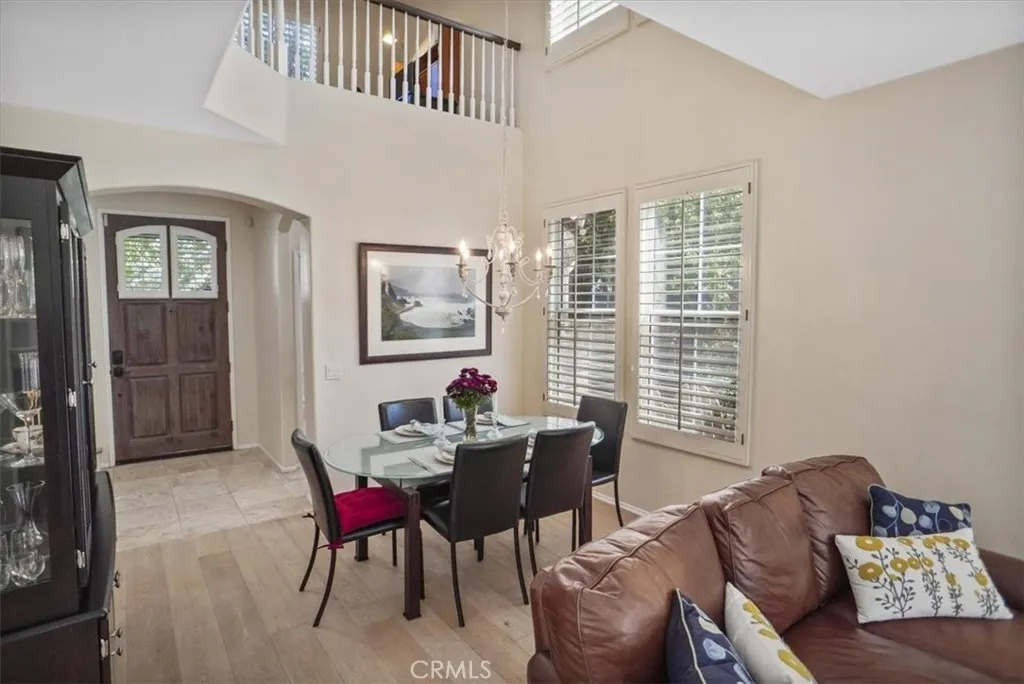 24600 Avignon, Valencia, California 91355 home-pic-4