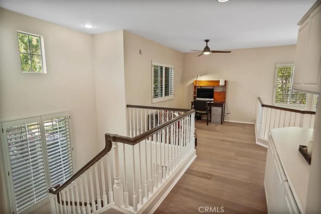 24600 Avignon, Valencia, California 91355 home-pic-18