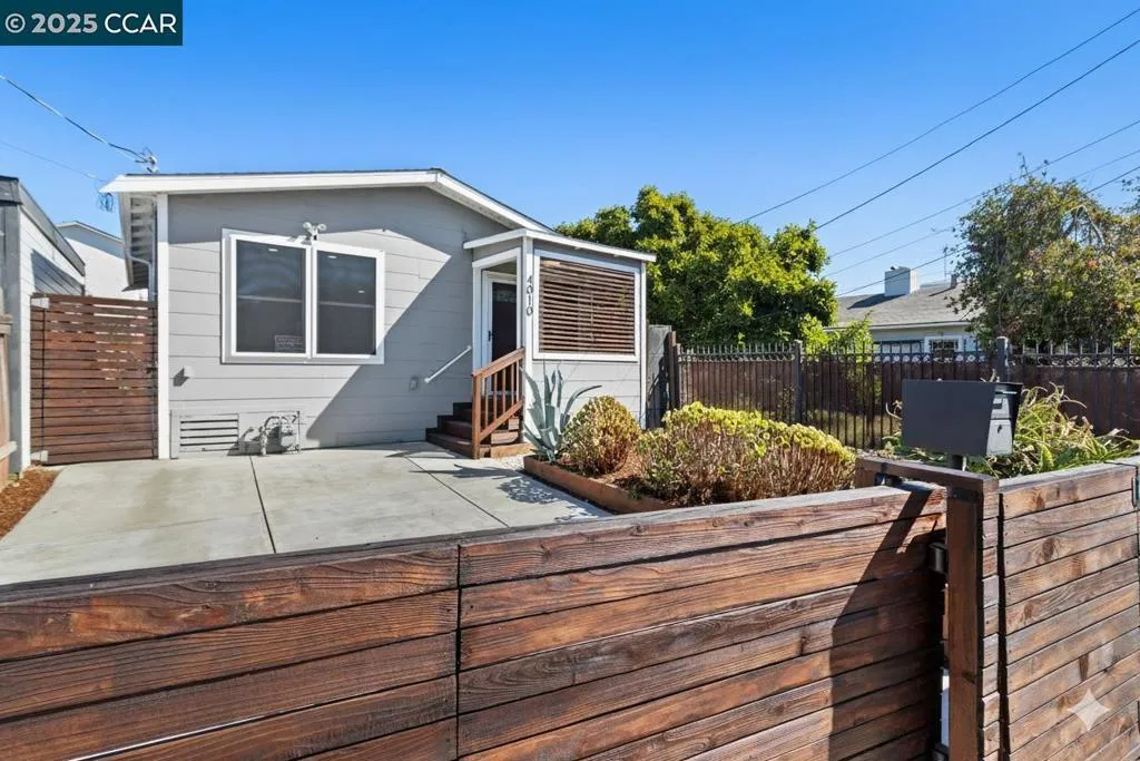 4010 Masterson St, Oakland, California 94619 home-pic-1