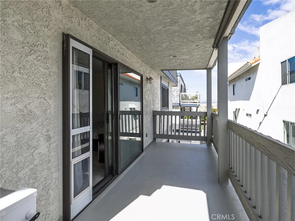 212 E Imperial Avenue E, El Segundo, California 90245 home-pic-11