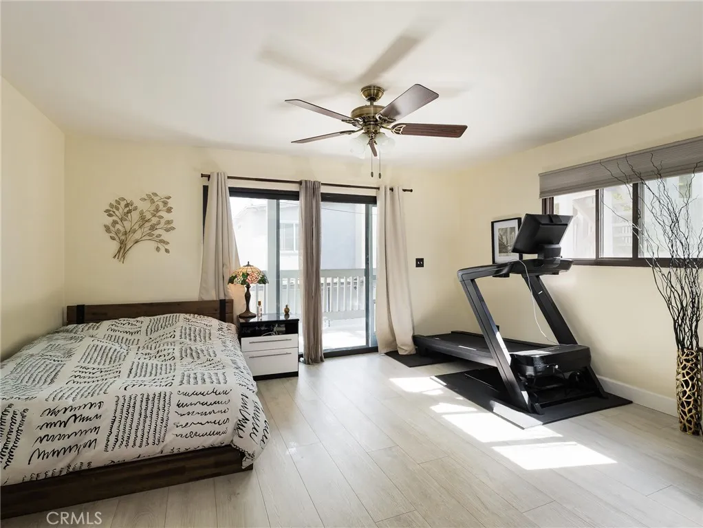 212 E Imperial Avenue E, El Segundo, California 90245 home-pic-6
