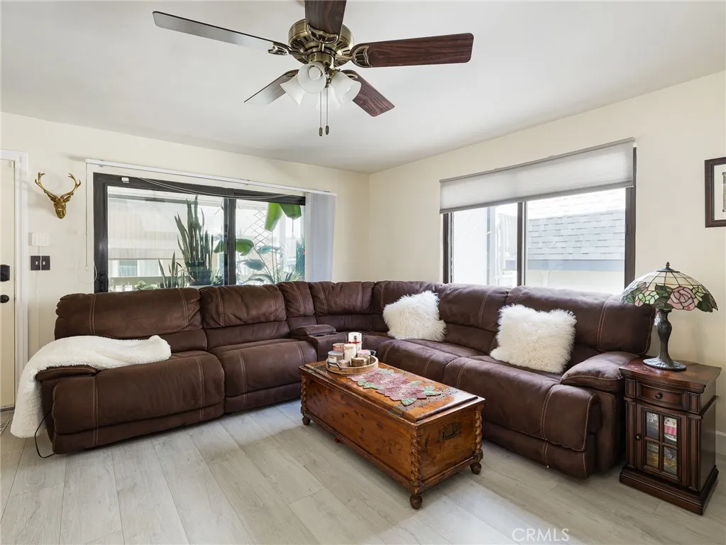 212 E Imperial Avenue E, El Segundo, California 90245 home-pic-1
