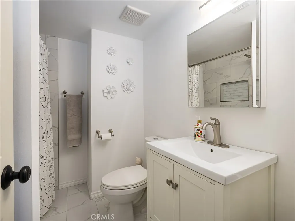 212 E Imperial Avenue E, El Segundo, California 90245 home-pic-9