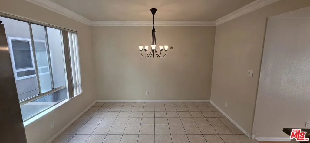 1154 N Sycamore Avenue 8, Los Angeles, California 90038 home-pic-5