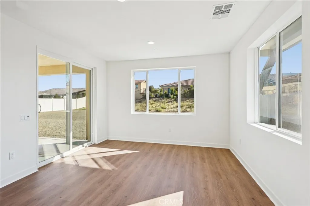 4040 Saddlewood Drive, Palmdale, California 93551 home-pic-6