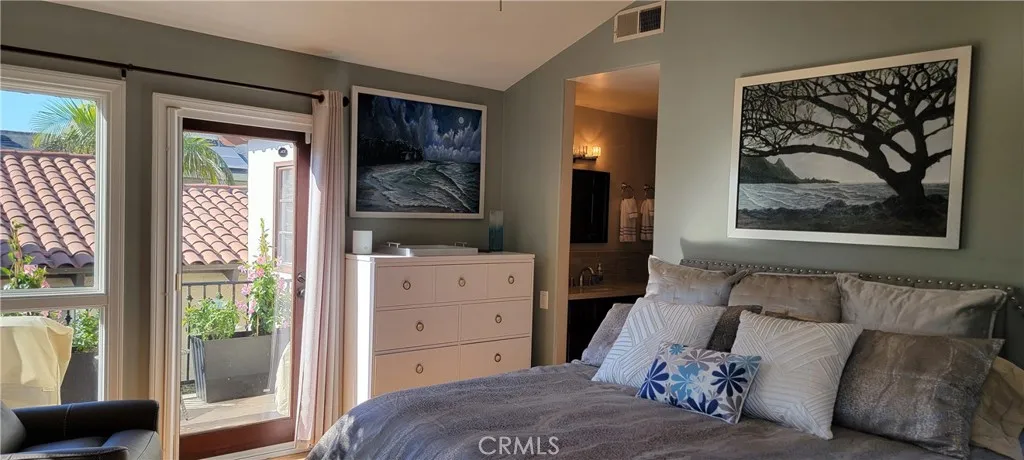 King Bedroom Suite with Comfy New Mattress, Recliner Chair and Ensuite Bathroom