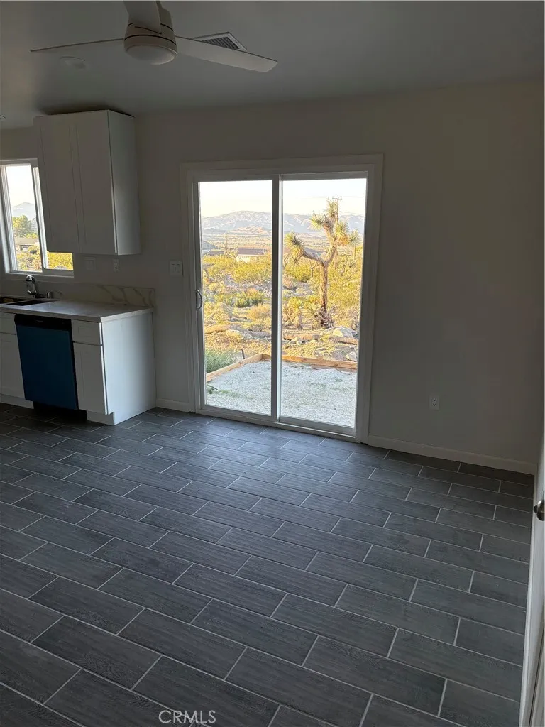 32786 Topaz Road, Lucerne Valley, California 92356 home-pic-2