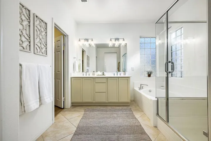 26-web-or-mls-TJ_Travolta_OPMG_0125_026