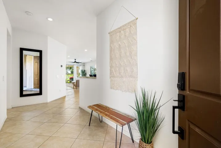 10-web-or-mls-TJ_Travolta_OPMG_0125_010