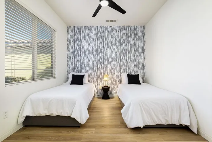 28-web-or-mls-TJ_Travolta_OPMG_0125_028