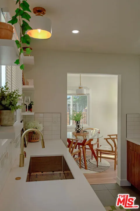 2046 S Burnside Avenue, Los Angeles, California 90016 home-pic-15