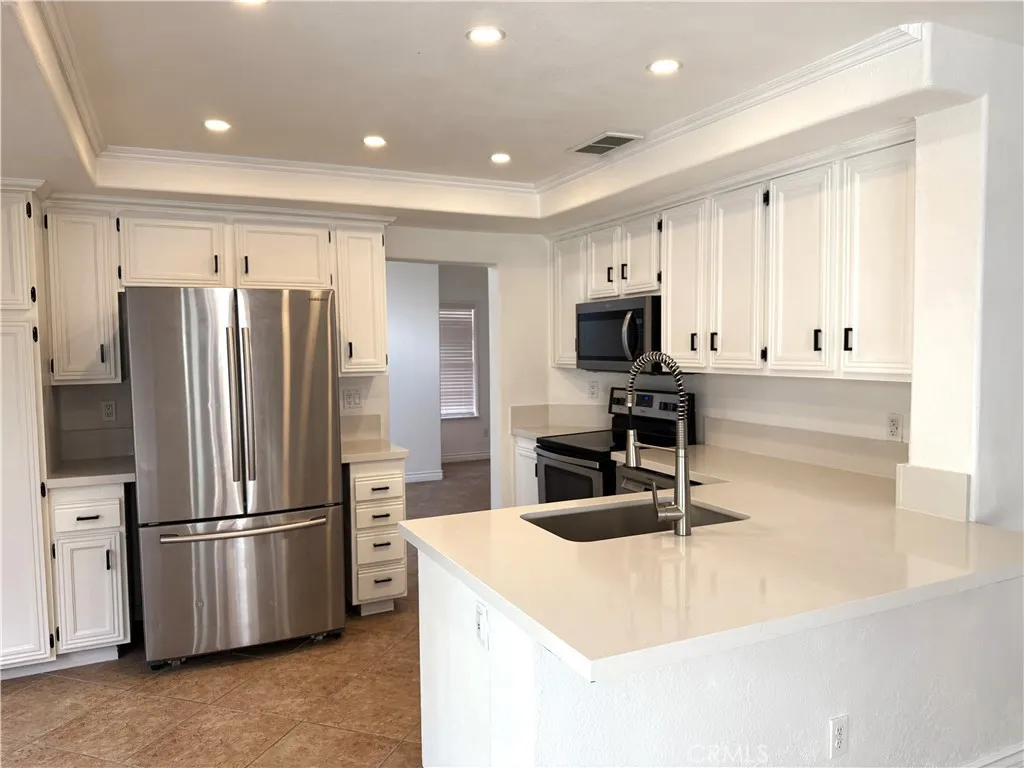 28594 Moon Shadow Drive, Menifee, California 92584 home-pic-3