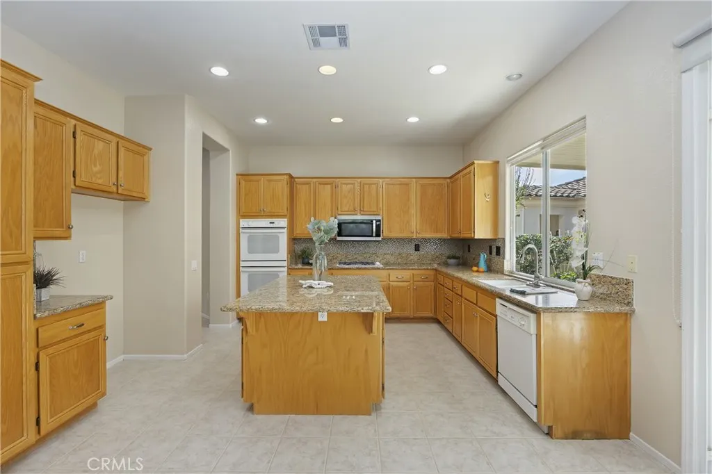 29427 Winding Brook, Menifee, California 92584 home-pic-7