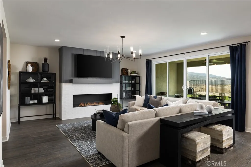 4048 Saddlewood Drive, Palmdale, California 93551 home-pic-3