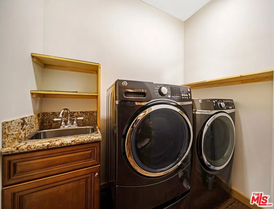 919 Mcalister Road, Big Bear City, California 92314 home-pic-22