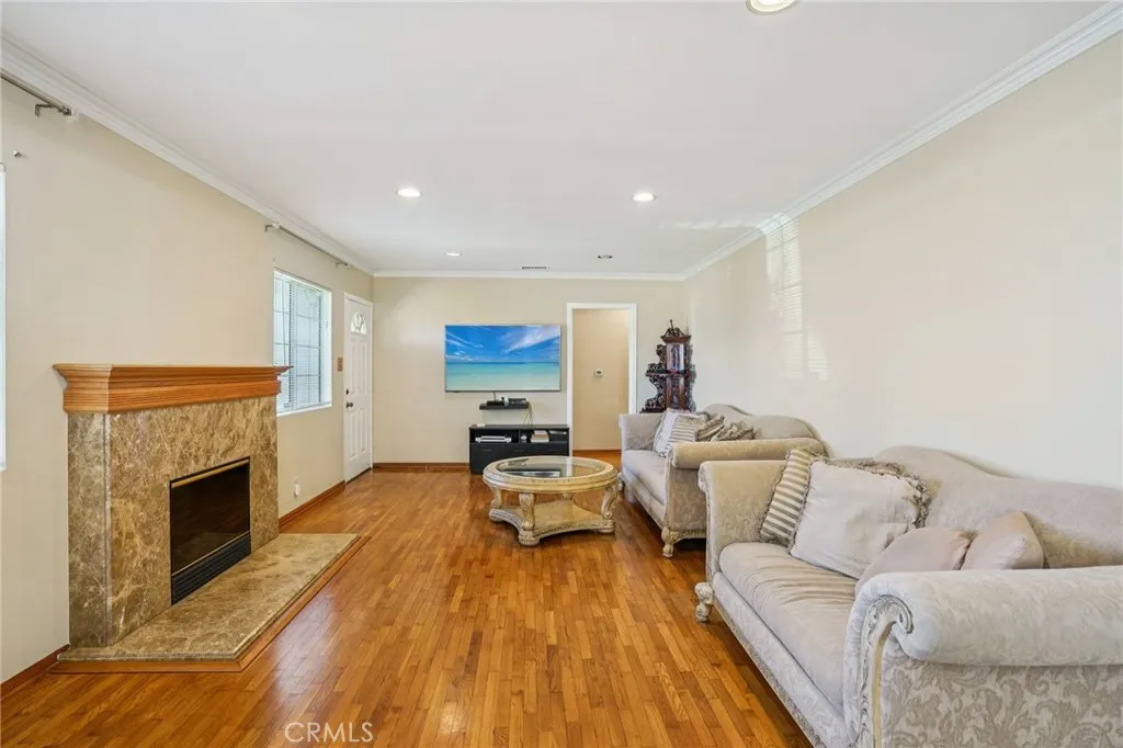 2116 Marine Avenue, Gardena, California 90249 home-pic-2