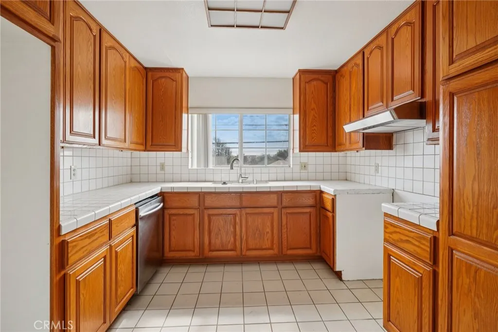 2116 Marine Avenue, Gardena, California 90249 home-pic-25