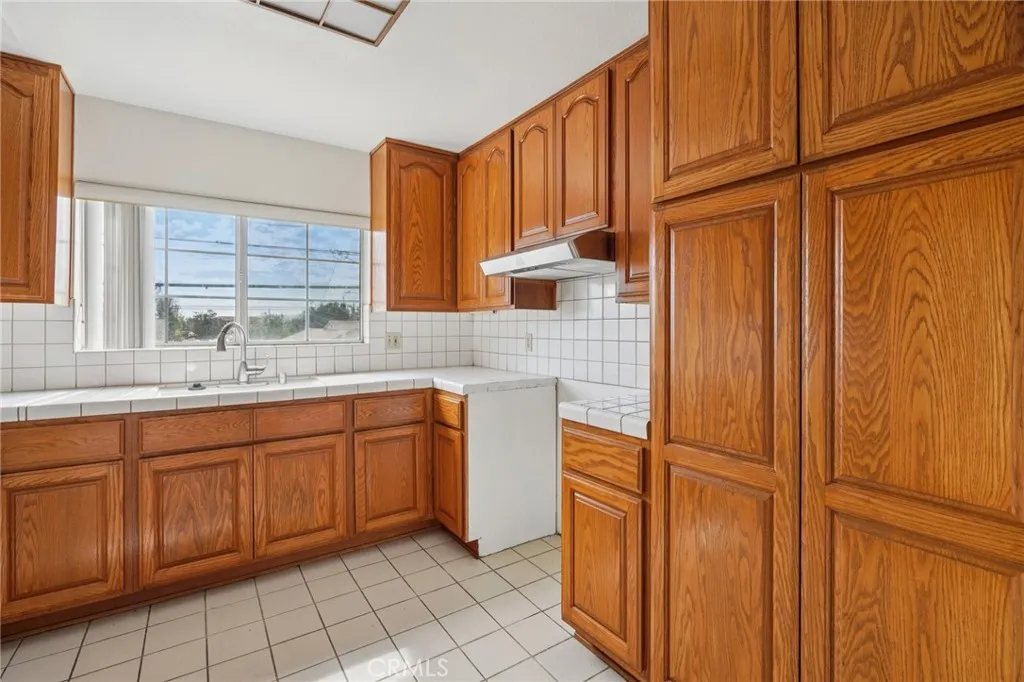 2116 Marine Avenue, Gardena, California 90249 home-pic-26