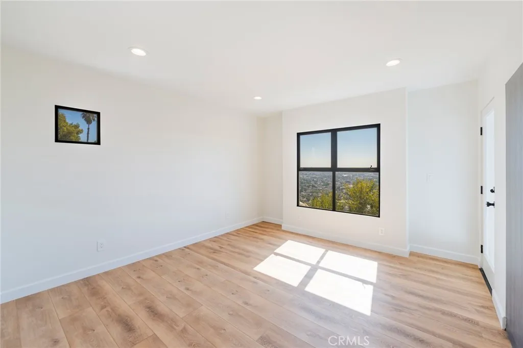 1426 Killarney Avenue, Los Angeles, California 90065 home-pic-13