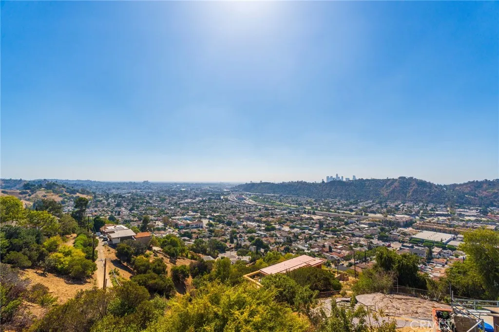 1426 Killarney Avenue, Los Angeles, California 90065 home-pic-28