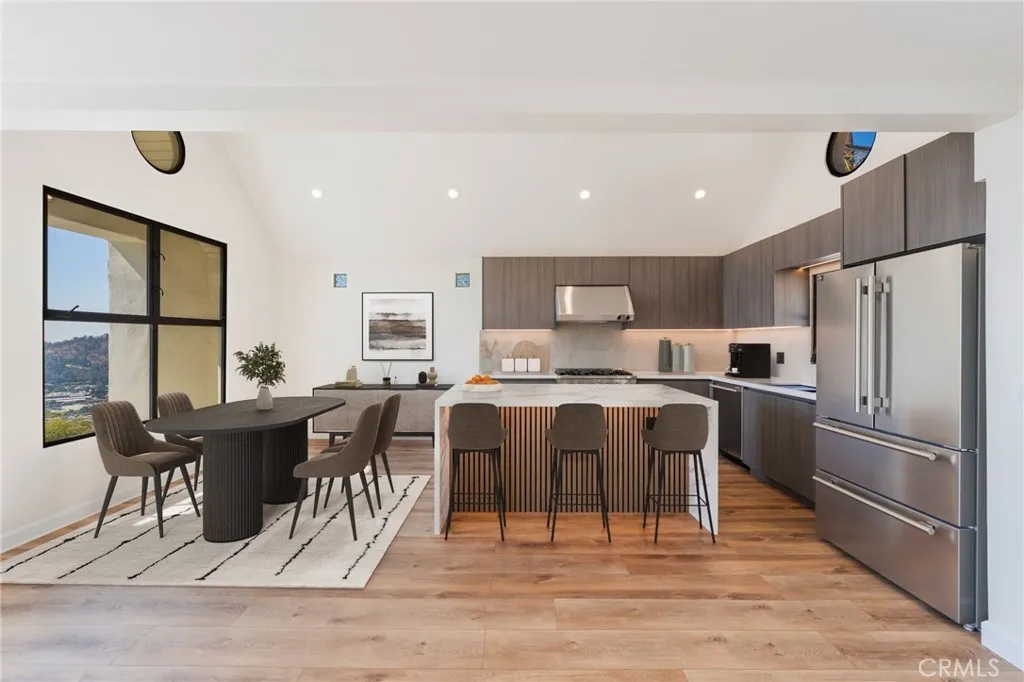 1426 Killarney Avenue, Los Angeles, California 90065 home-pic-8