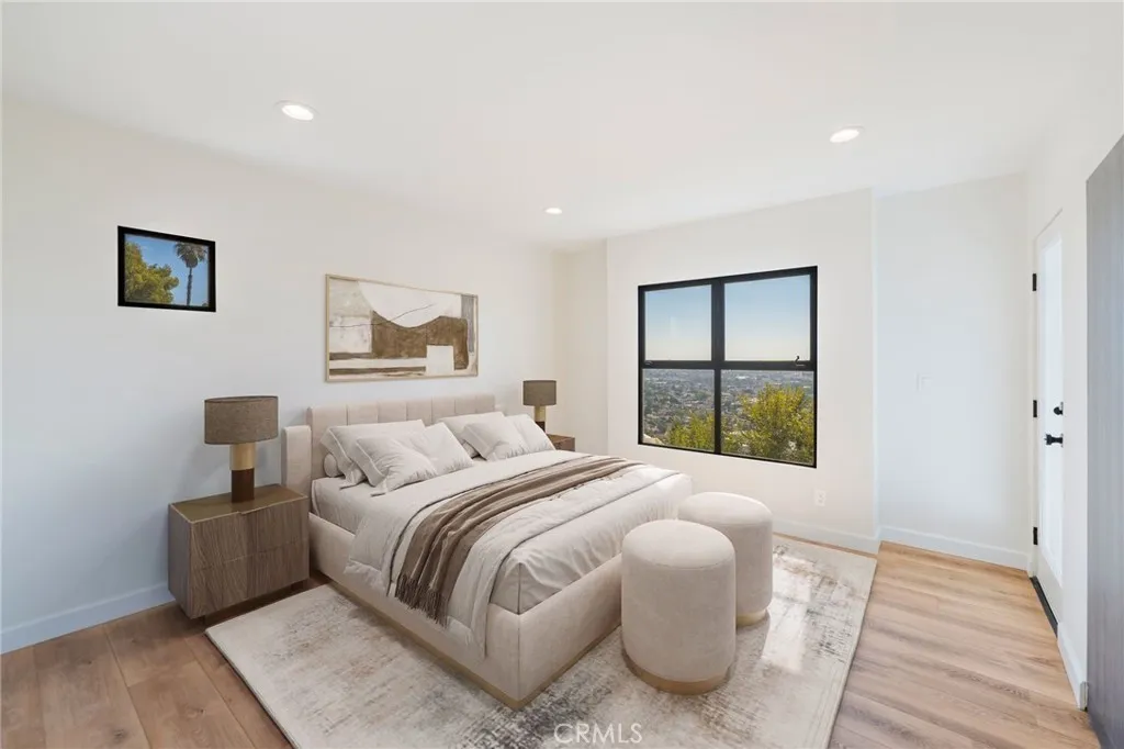 1426 Killarney Avenue, Los Angeles, California 90065 home-pic-12