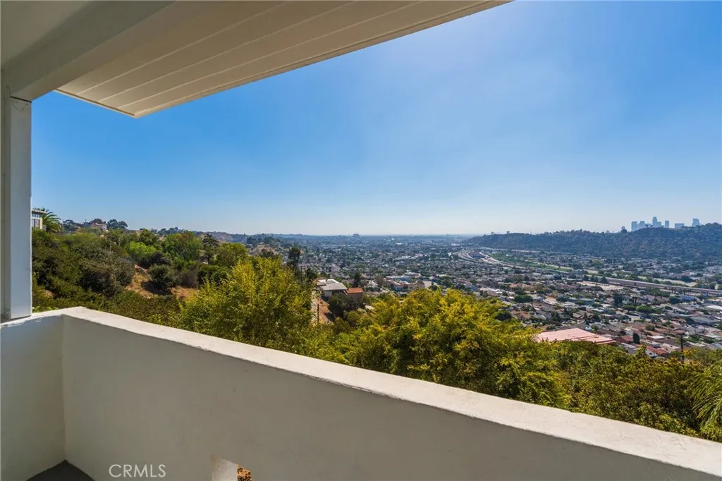 1426 Killarney Avenue, Los Angeles, California 90065 home-pic-14