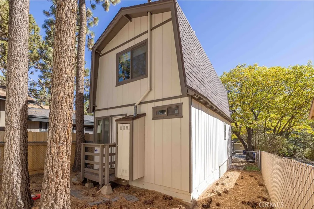 548 Moreno Lane, Sugarloaf, California 92386 home-pic-22